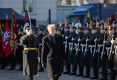 Baltijos valstybių vėliavų pakėlimo ceremonija Simono Daukanto aikštėje