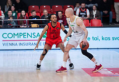 Parker Jackson-Cartwright, Dovis Bičkauskis