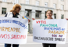 Protestas prie Užsienio reikalų ministerijos