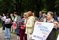 Protestas prie Užsienio reikalų ministerijos
