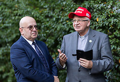 Prie JAV ambasados Vilniuje vyko atminimo renginys, skirtas pagerbti  Charlie Kirk atminimą