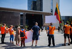 Profesinės sąjungos „Solidarumas“ piketas „Ar darbuotojai šiukšlės?!“