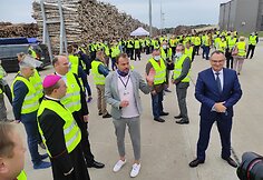  Medienos drožlių plok&scaron;čių gamyklos atidarymas Akmenės laisvojoje ekonominėje zonoje