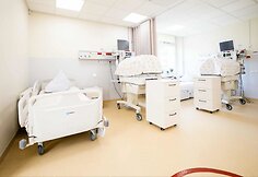 Kauno klinikose atidaryta pirmoji Lietuvoje dvyniams pritaikyta &Scaron;eimos-naujagimių intensyviosios terapijos palata 