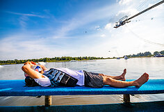 Akimirka iš „Red Bull Wake2el” vandenlenčių varžybų