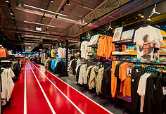 Nauja &bdquo;Sportland&ldquo; parduotuvė