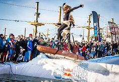 Didžiausia žiemos beprotybė „Red Bull Jump & Freeze“ vasarį sugrįžta antram kartui