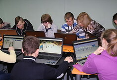 Edukaciniai užsiėmimai vaikams ir jaunimui naudojant inovatyvias virtualios realybės ir 3D grafikos technologijas Kelmėje.