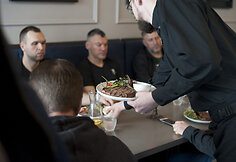 Kauno &bdquo;Žalgirio&ldquo; trenerių &scaron;tabo pietūs bare  &bdquo;Lithuanian Pub Entry&ldquo; 