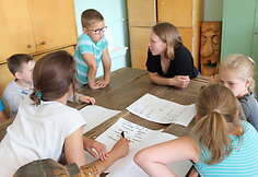 Lina Bartkutė-Friedt diskutuoja su vaikais