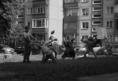 &Scaron;iuolaikinio cirko festivalis &bdquo;Cirkuliacija&ldquo; Kaune. Pasirodymas Partizanų g. 208 namo balkonams. 