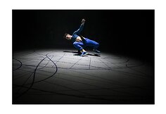 &Scaron;iuolaikinio cirko festivalis &bdquo;Cirkuliacija&ldquo; Kaune. Barely Methodical Troupe &bdquo;SHIFT&ldquo;