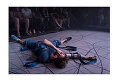 &Scaron;iuolaikinio cirko festivalis &bdquo;Cirkuliacija&ldquo; Kaune. Barely Methodical Troupe &bdquo;SHIFT&ldquo;