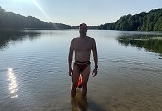 Nikolajus Anikejevas perplaukė ilgiausią Lietuvoje Asvejos ežerą