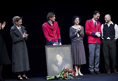 Nacionaliniame Kauno dramos teatre jubiliejaus proga sveikinamas aktorius Dainius Svobonas.