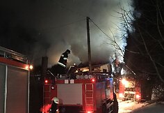 Gaisras Jonavoje: sodų bendrijoje užsidegė namas