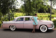 Mantė ir „Chrysler Windsor“, 1956 m. Automobilio savininkas – Saulius Vaisiūnas