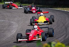 Rygos lenktynių trasoje &ndash; sunki lietuvių kova dėl pergalės ir &bdquo;Formula Junior&ldquo; prieskoniai