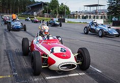 Rygos lenktynių trasoje &ndash; sunki lietuvių kova dėl pergalės ir &bdquo;Formula Junior&ldquo; prieskoniai