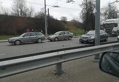 „Mercedes“ papuolė į avariją Vilniuje