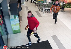 Jurbarko policija ie&scaron;ko vagystėmis įtariamų vaikinų