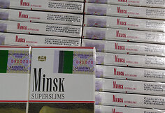 Cigaretės baldų krovinyje