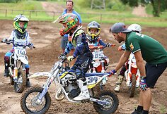Vaikų motokroso stovyklos akimirkos