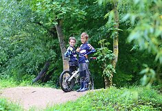 Vaikų motokroso stovyklos akimirkos