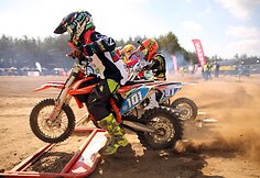 Jaunųjų sportininkų motokroso varžybų akimirkos