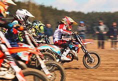 Jaunųjų sportininkų motokroso varžybų akimirkos