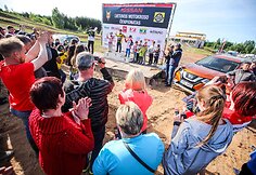 Jaunųjų sportininkų motokroso varžybų akimirkos