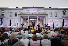 Ieva Prudnikovaitė ir ansamblis &bdquo;4TANGO&ldquo; pradėjo &bdquo;Palangos parko festivalį&ldquo;