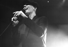 Ville Valo koncertas &bdquo;Neon Noir&ldquo; Atėnuose