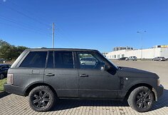 Parduodamas serialo &bdquo;Rimti reikalai&ldquo; veikėjo &Scaron;ramo automobilis &ndash; &bdquo;Land Rover Range Rover&ldquo; visureigis