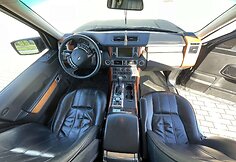 Parduodamas serialo &bdquo;Rimti reikalai&ldquo; veikėjo &Scaron;ramo automobilis &ndash; &bdquo;Land Rover Range Rover&ldquo; visureigis