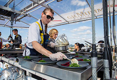 „Dinner in the Sky“ akimirka