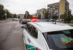 Žirmūnuose susidūrė keturi automobiliai