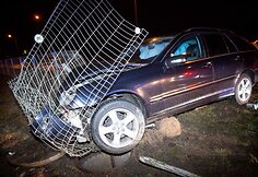 Geležinio Vilko gatvėje susidūrė taksi automobilis su „Mercedes-Benz“ automobiliu