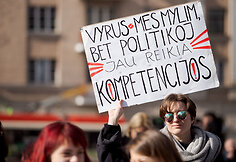 Kovo 8-osios solidarumo eitynės „Visos moterys dirba, bet ne visoms moka“