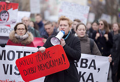 Kovo 8-osios solidarumo eitynės „Visos moterys dirba, bet ne visoms moka“
