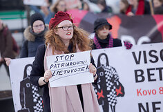 Kovo 8-osios solidarumo eitynės „Visos moterys dirba, bet ne visoms moka“
