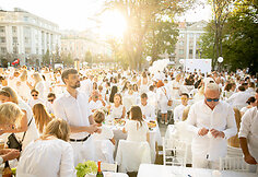 Baltosios vakarienės - „Le Dîner en Blanc“ akimirka