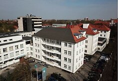 Respublikinės Klaipėdos ligoninės pastatų kompleksas pastatytas pagal tarpukario architekto Romano Steikūno projektą.