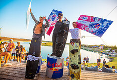 Pasaulio vandenlenčių elitas susikovė dėl &bdquo;Red Bull Wake2el&rdquo; čempiono titulo