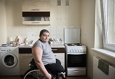 Socialinis Eugeniju&scaron;o būstas &ndash; kuklus, bet tvarkingas. Čia viskas subtiliai i&scaron;rikiuota, jokių nereikalingų daiktų. Bute įrengta maža virtuvėlė ir kiek erdvesnis kambarys. 