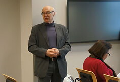 VGTU Termoizoliacinių medžiagų ir akustikos laboratorijos mokslo darbuotojas dr. Aleksandras Jagniatinskis.
