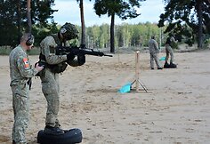 Geriausio pėstininkų skyriaus varžybų akimirkos