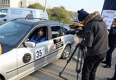 Ralyje startuos ir vien rankomis valdomi automobiliai