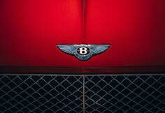 „Bentley“ atnaujino „Flying B“ ženklelį