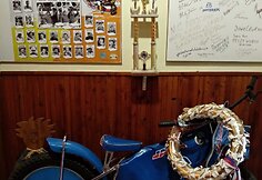 Dar vienas krosinis motociklas &ndash; tokie motociklai buvo skirti trumpoms žvyro trasoms.